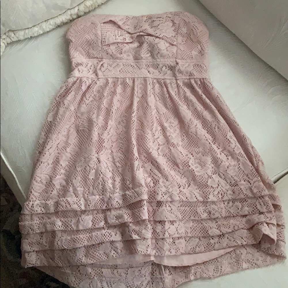 🛍 3/$10 Lace pink strapless dress